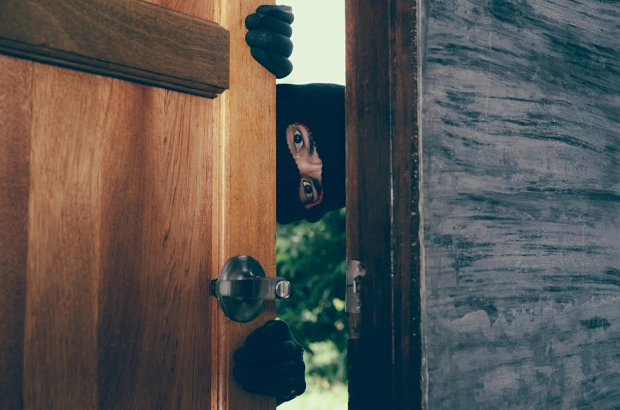 spotting burglars in uk
